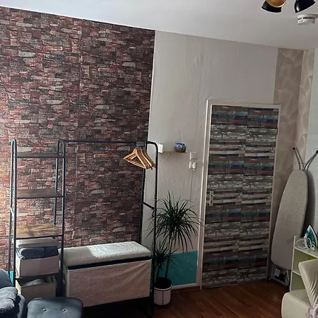 Brick & Coffee - Private Double - Shared - Center Apartment