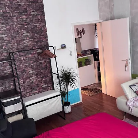 Apartment Brick & Coffee - Private Double - Shared - Center *