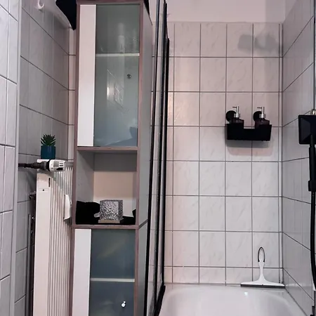 Brick & Coffee - Private Double - Shared - Center Apartment